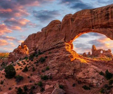  A Mesmerizing Journey Through Time and Sandstone: Exploring the Wonders of Arches National Park in Utah