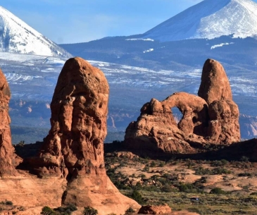 Arches National Park 4x4 Drive and Hiking Tour