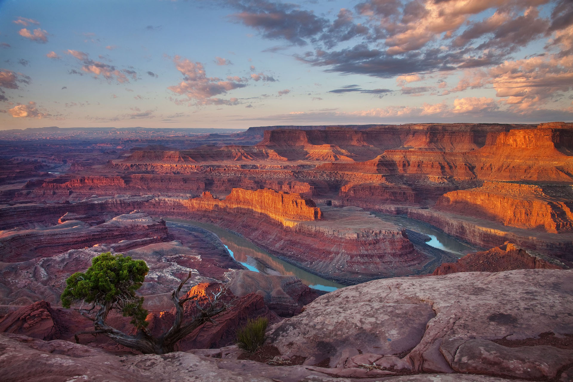 Discovering the Majesty of Utah: A Journey Along Dead Horse Point Scenic Byway U-313